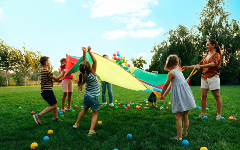 Criando ambientes saudáveis para o desenvolvimento infantil: A importância de espaços abertos na rotina das crianças